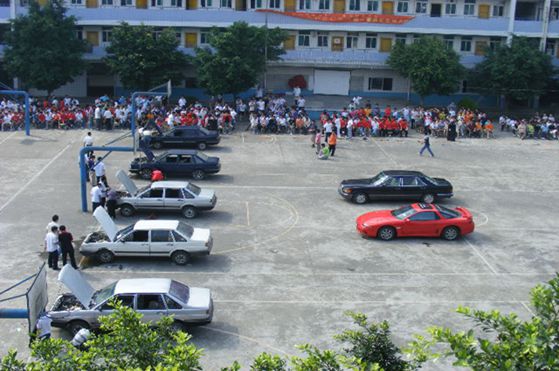 比赛用的实践车辆.jpg