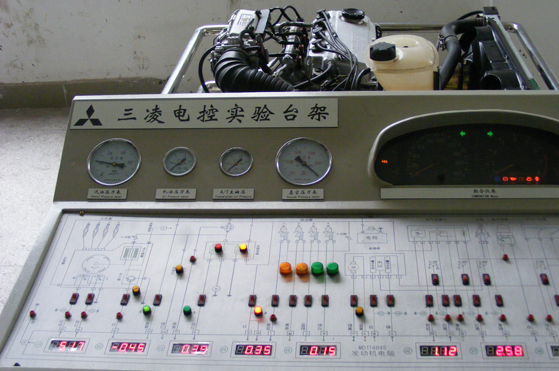 三菱电控实验台架.jpg